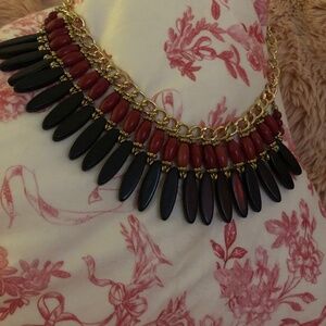 Beautiful fashion bib necklace